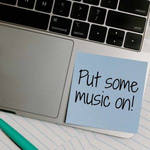 Read more about the article Boost Your Mood: Writing Notes for a Happier You