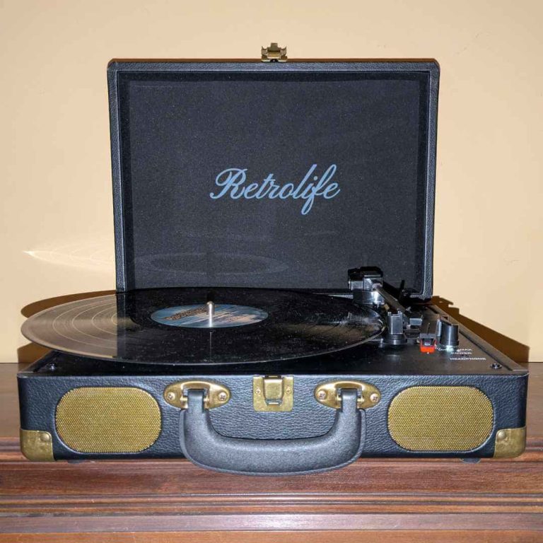 Read more about the article Old Records, New Year: Embracing Peaceful Moments in a Fast-Paced World